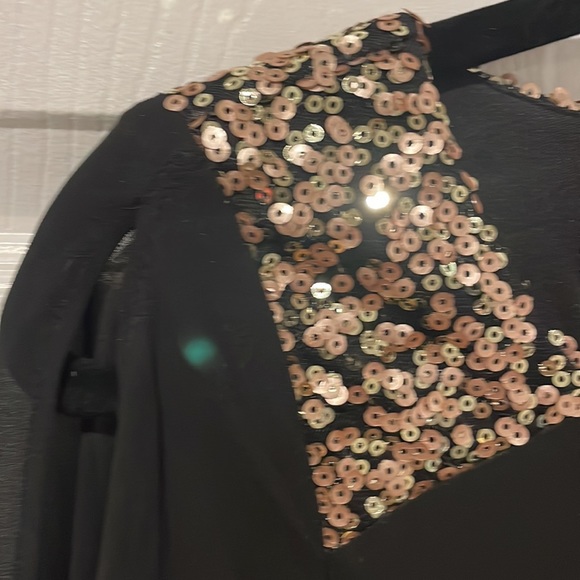 NWT. Sequin Hearts Black Dress w/ open arms and sequin on shoulders. Size Small. - Picture 4 of 6